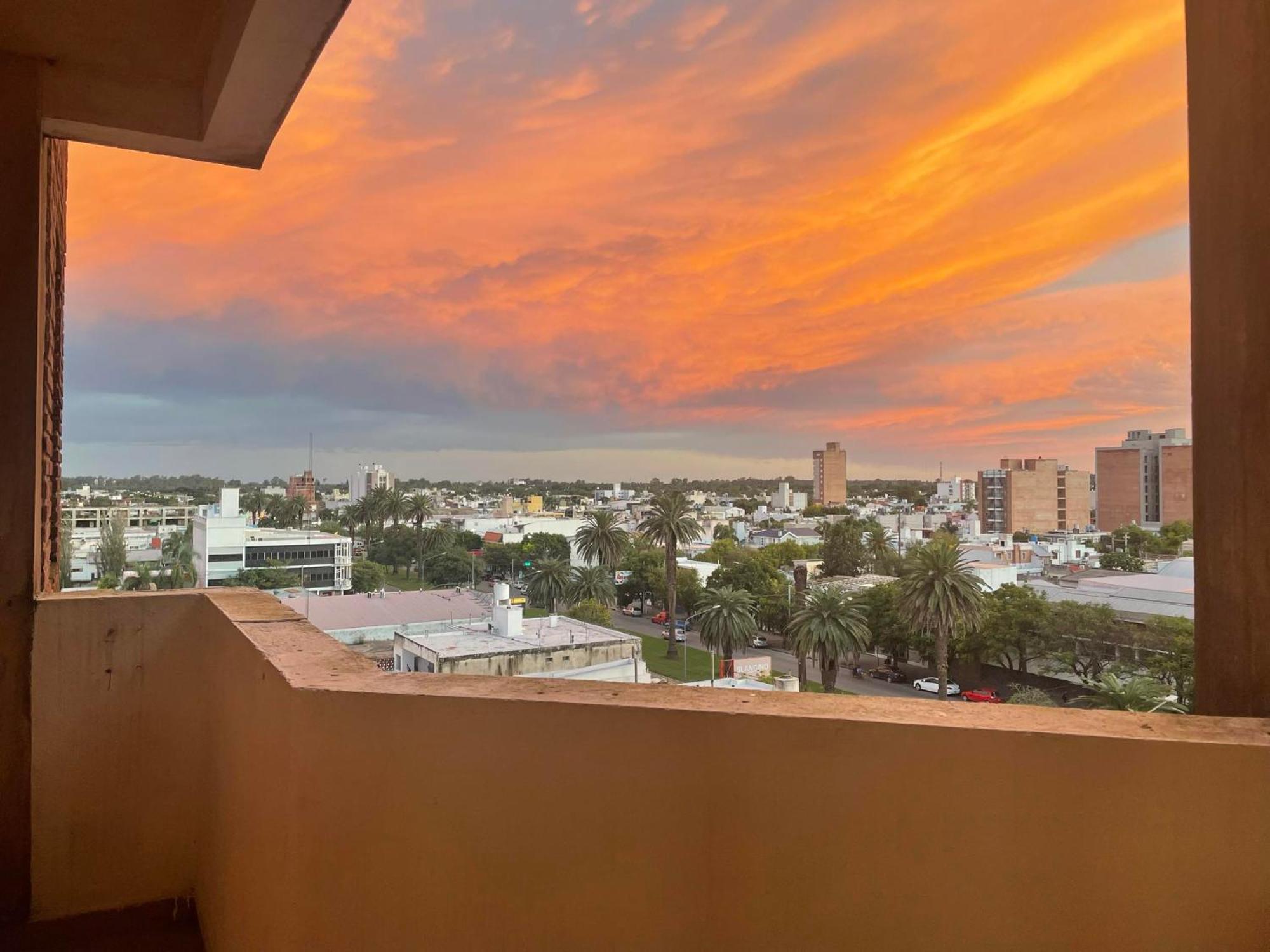 Departamento Vista Bella, A 3 Cuadras De La Terminal Y Del Centro, Excelente Ubicacion